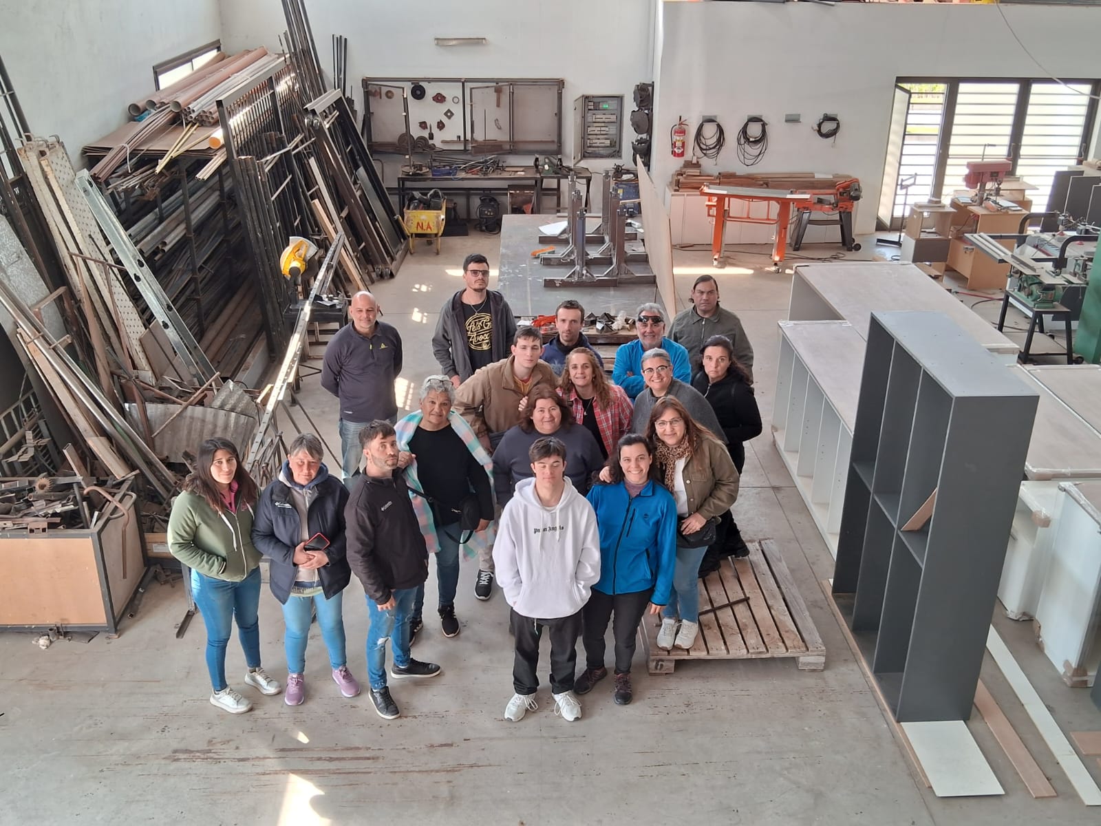 Estudiantes de los cursos de Carpintería y Textil de la E.U.O, viajaron a La Plata