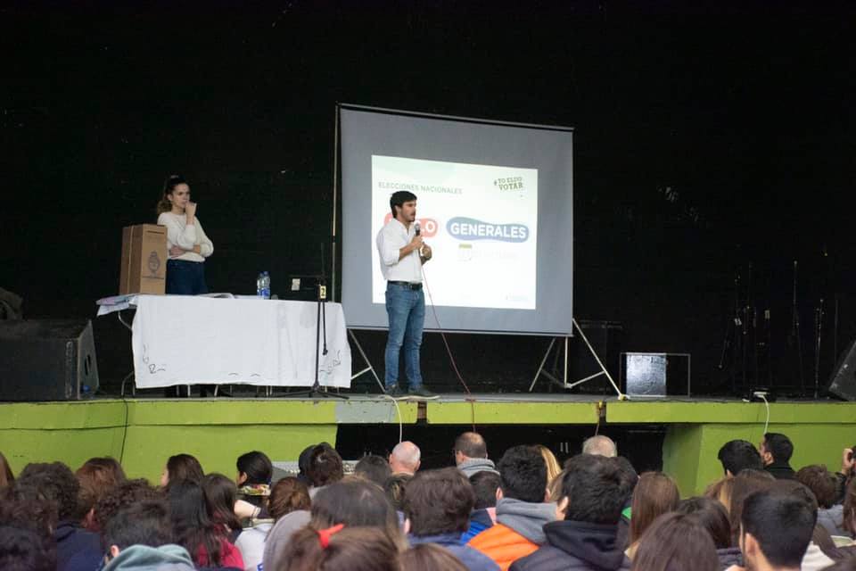Santos Urquiza
“Satisfechos que tanta cantidad de chicos puedan tener información electoral específi
