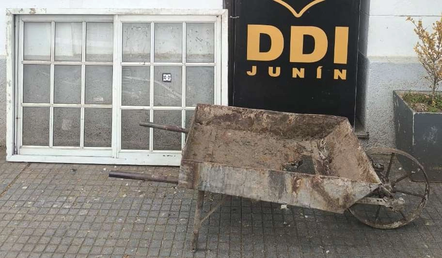 Chacabuco: recuperaron objetos robados, detuvieron a un hombre y buscan al sospechoso