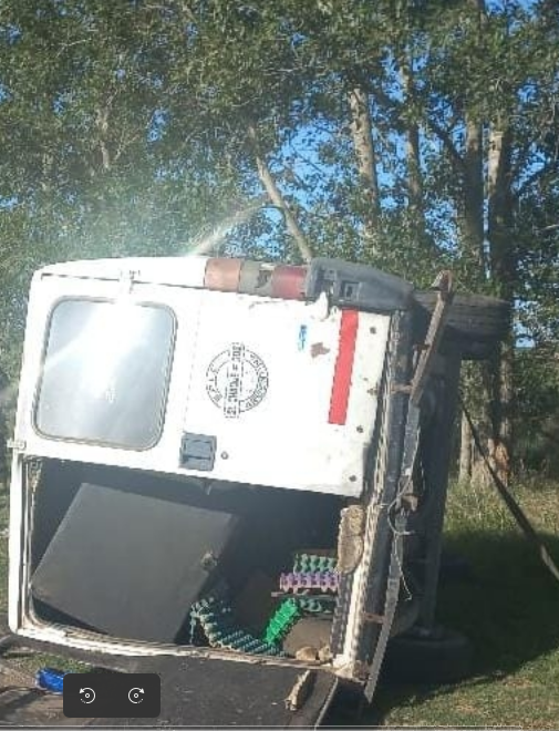 Vuelco de una combi de pasajeros sobre la Ruta 51 que viajaba con destino a Moquehuá