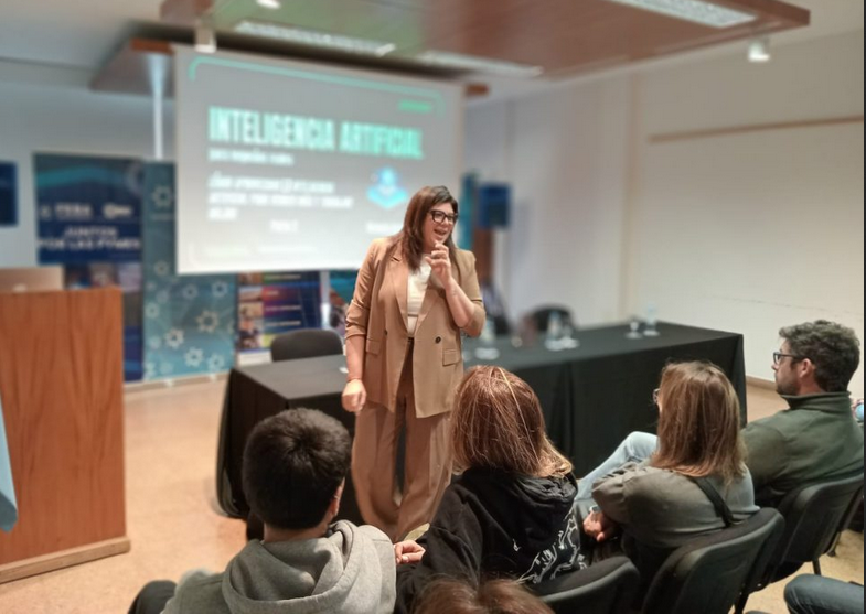 “En las elecciones, la inteligencia artificial tiene un rol cada vez más relevante, tanto en Argentina como a nivel global”