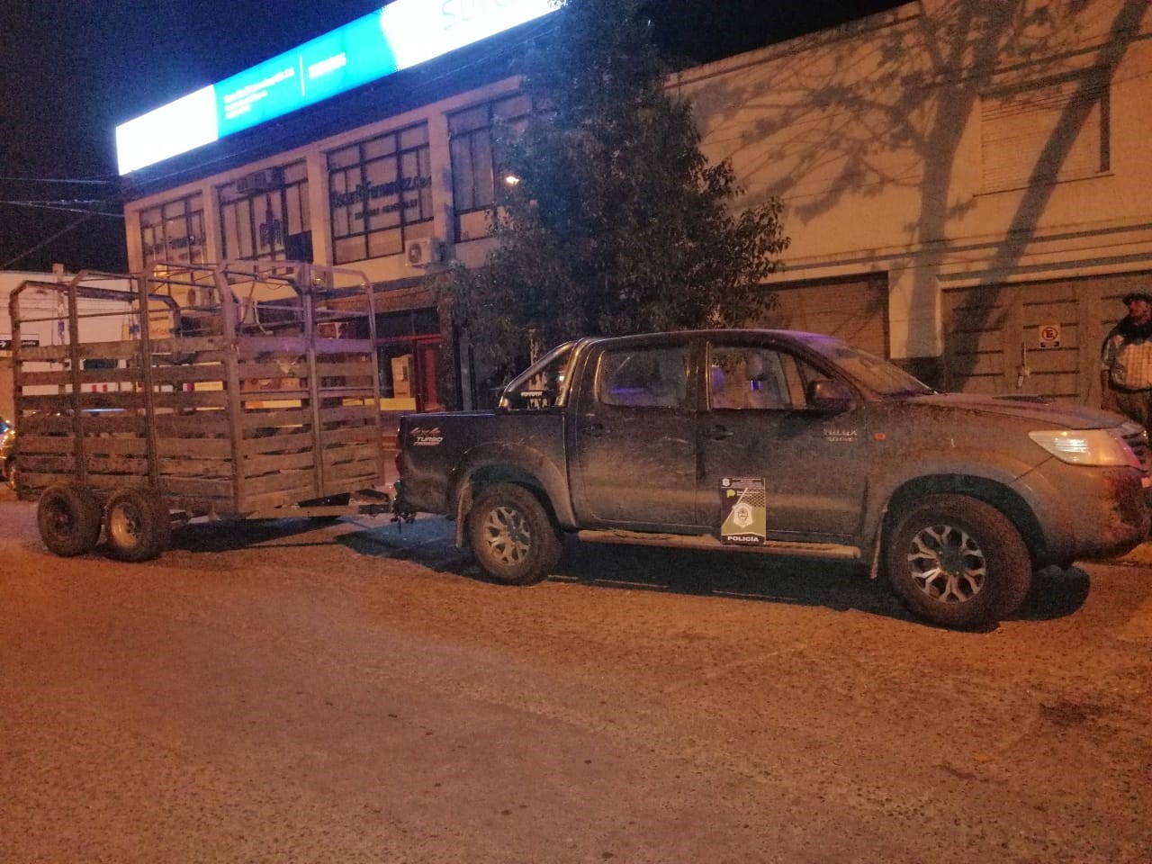Ingresó por acceso ‘Presidente Perón’ corriendo el vallado, se le secuestró la camioneta y se labrar