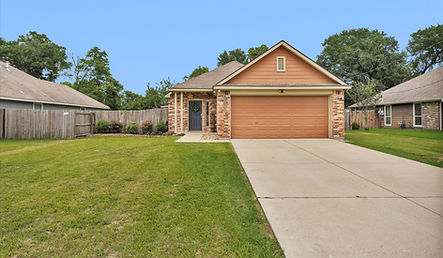 01-704 Heritage Dr-01.jpg