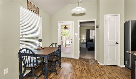 08-704 Heritage Dr-08.jpg