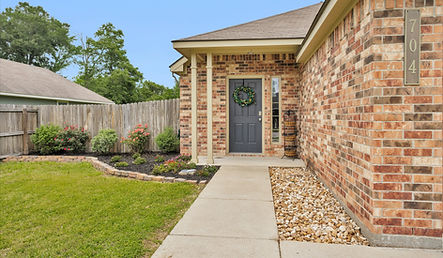 03-704 Heritage Dr-03.jpg