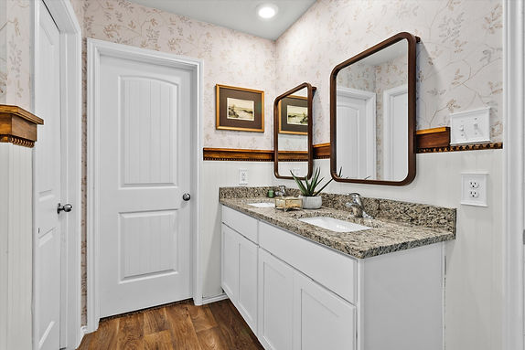 15-2429 Mulligan Ln-15.jpg