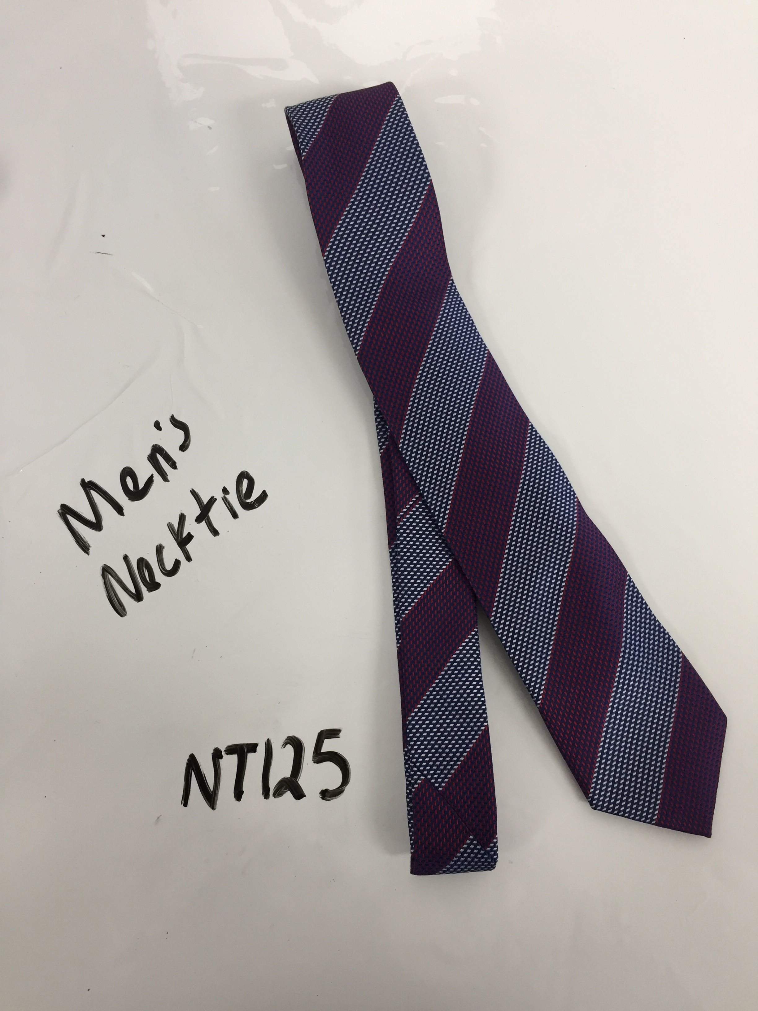 Men’s necktie 