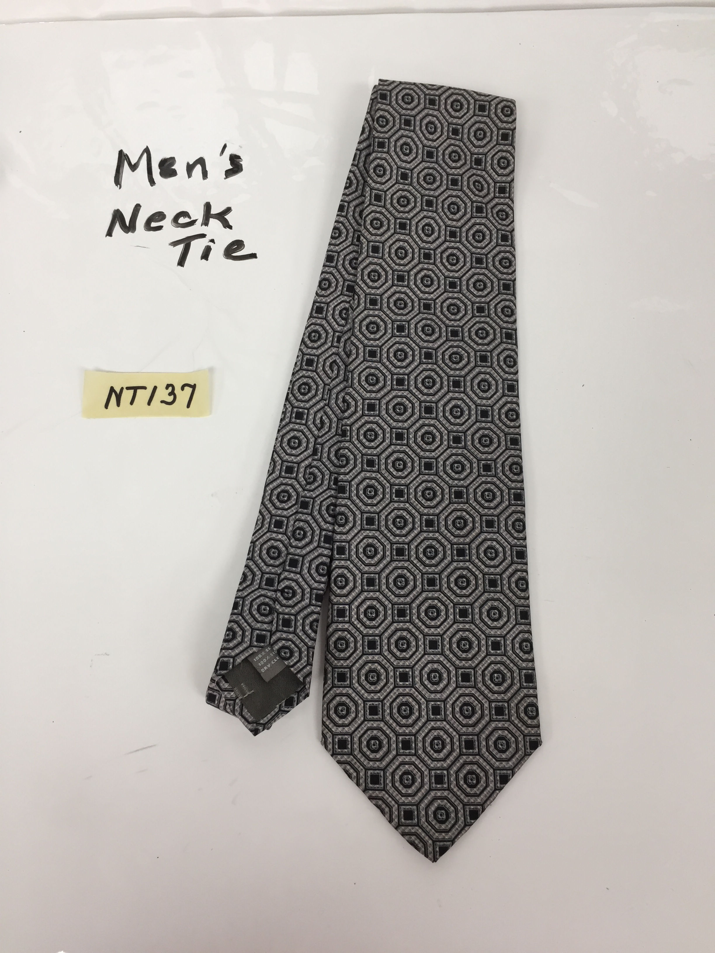 Men’s necktie 