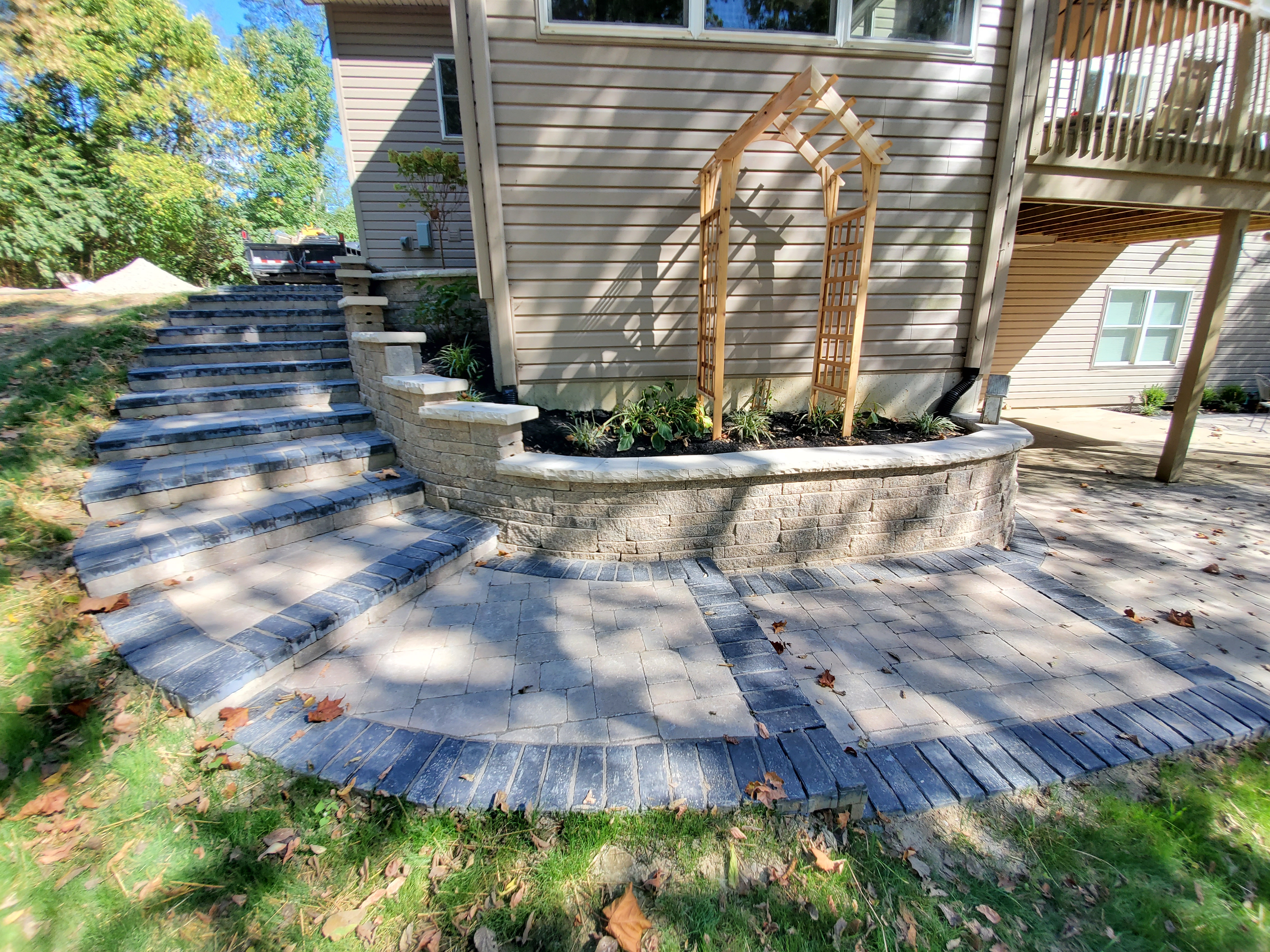 Paver patio, Retaining wall, Stairway an
