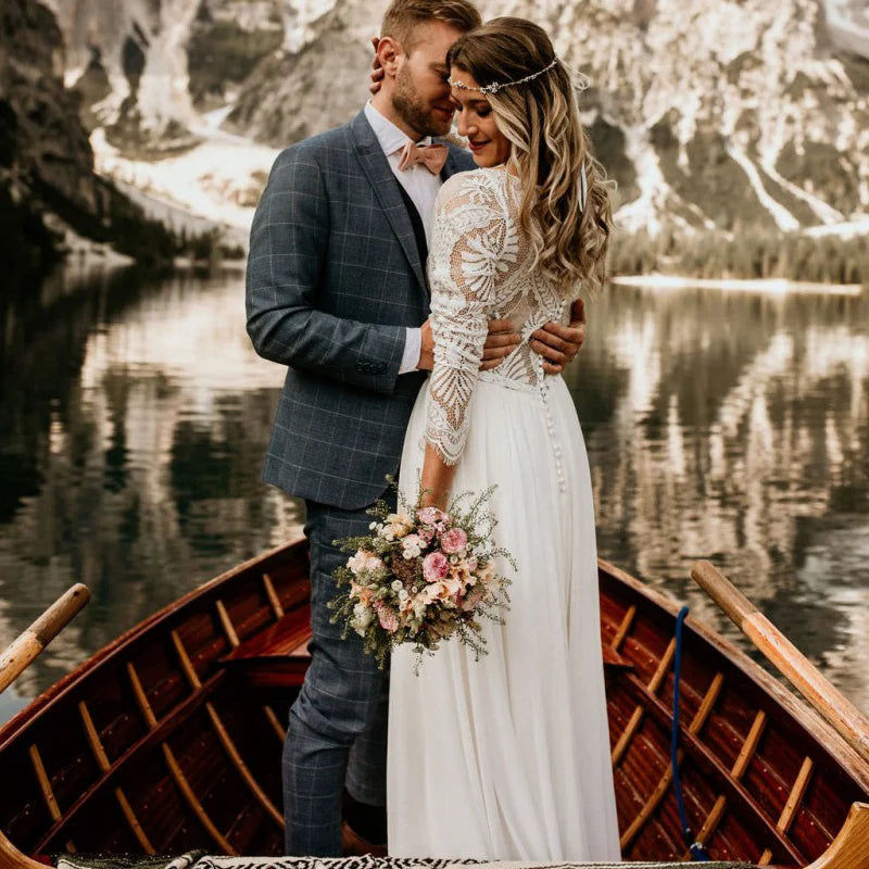 Thumbnail: Romantic A-Line Tulle Wedding Dress with Lace Appliques and O-Neckline