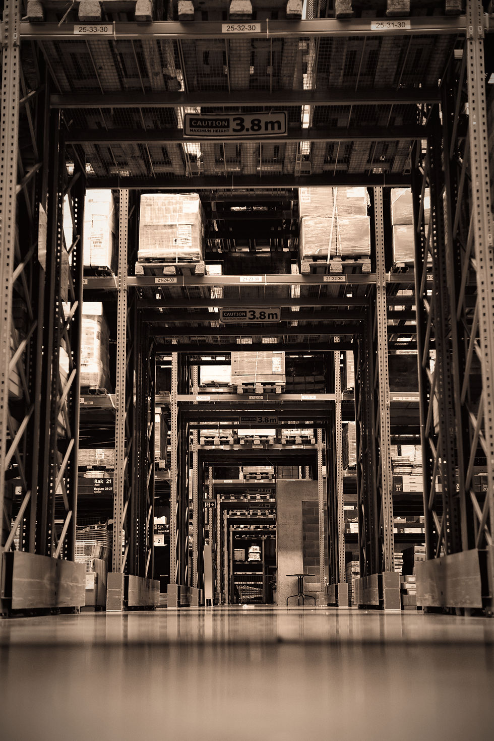 a large warehouse filled with lots of boxes_edited_edited.jpg