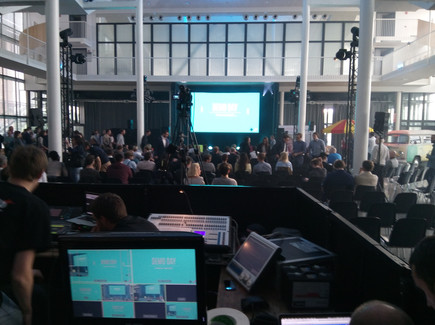 Streaming Live