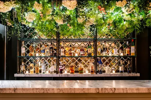 The beautiful and elegant bar at Sonsie