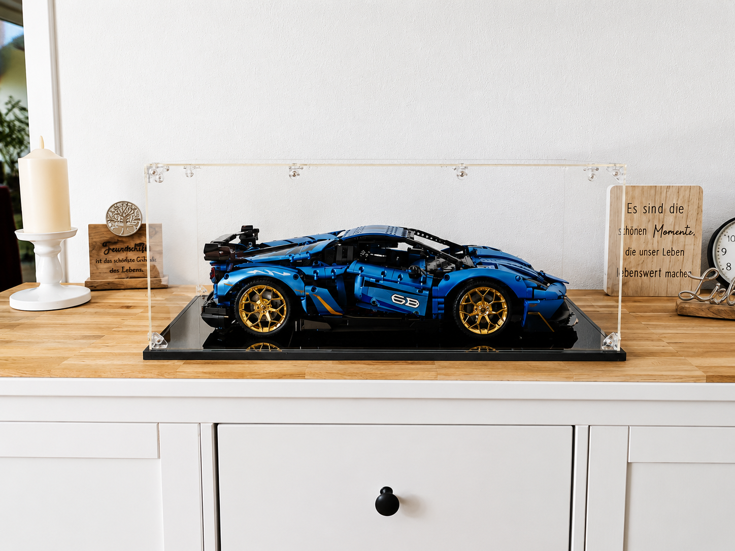 Vitrine - Schaukasten für Autos im Maßstab 1:8 (1-8BoSchw)