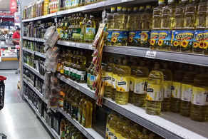 ANMAT prohíbe la venta de aceite de girasol falsificado que imitaba a la marca Cocinero