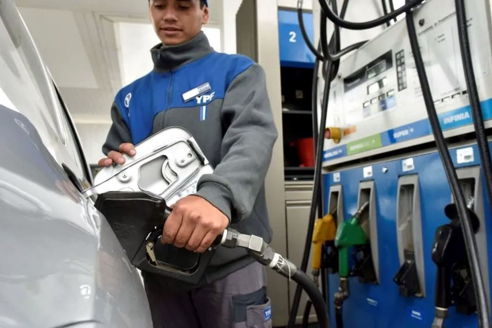 Septiembre arrancó con nafta más cara: los nuevos precios ya rigen en las YPF de Tucumán