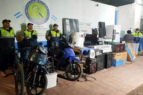 Empleada doméstica robó 11.000 dólares a su empleador y compró motos y electrodomésticos