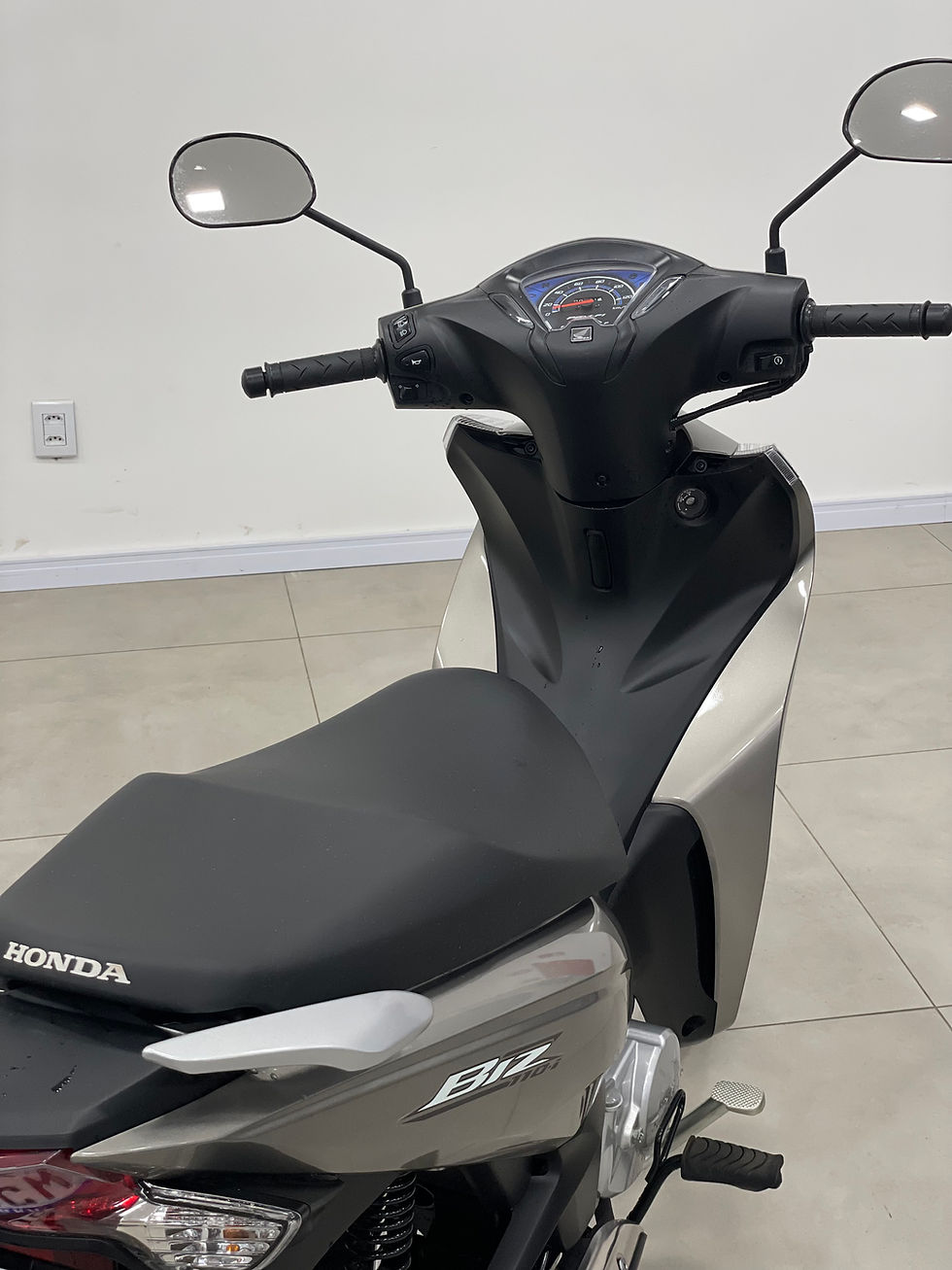 Miniatura: Biz 110i 2024 com apenas 500km