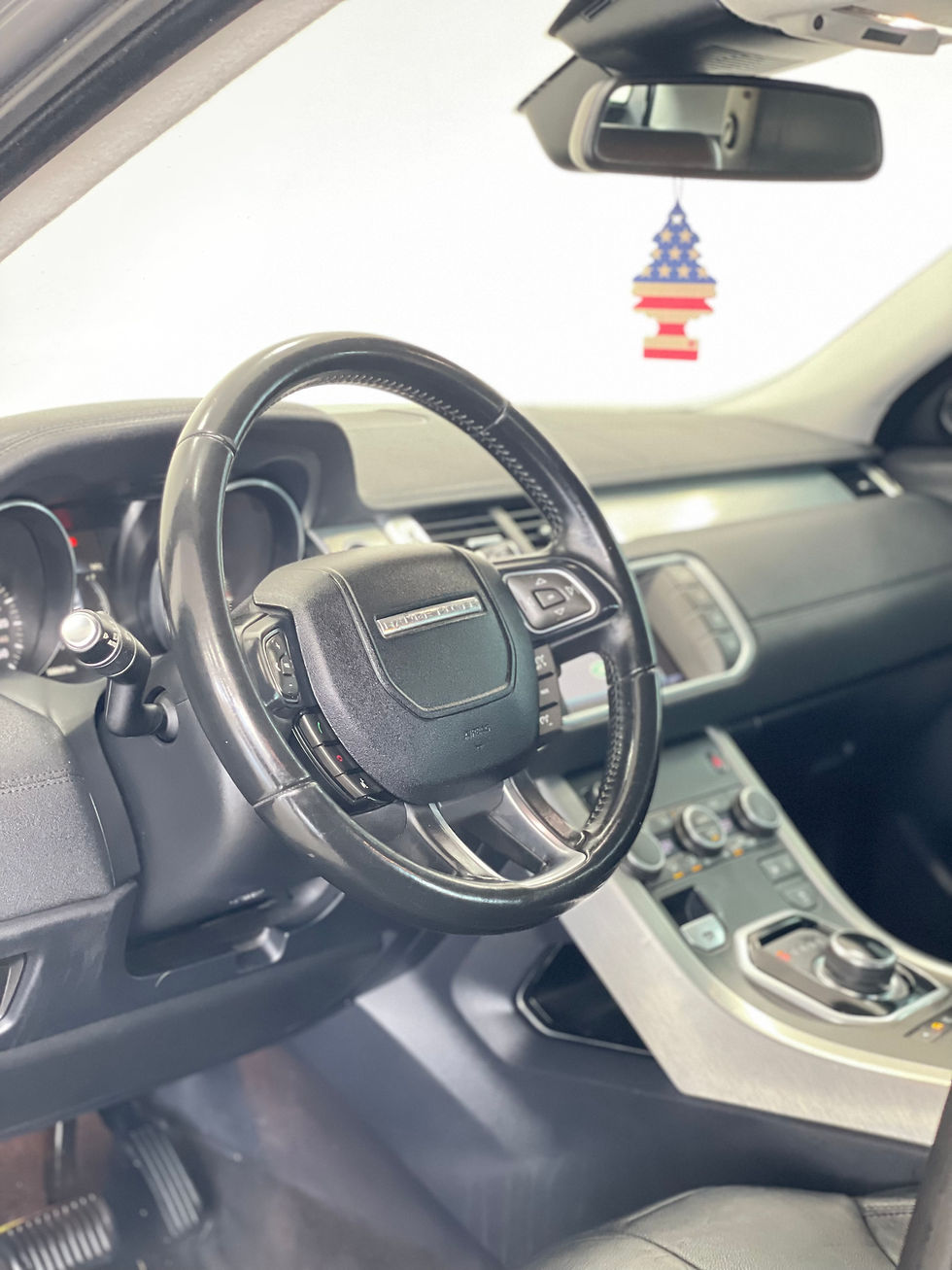 Miniatura: Land Rover Evoque Pure 2016