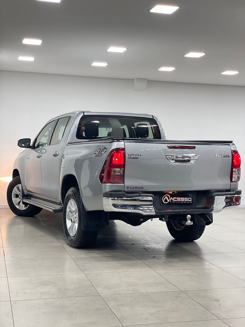 Miniatura: Hilux SR 4x4 automática 2017