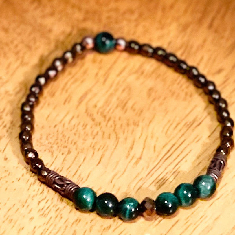 Thumbnail: Green Tiger’s Eye & Onyx Stackable Bracelet Set