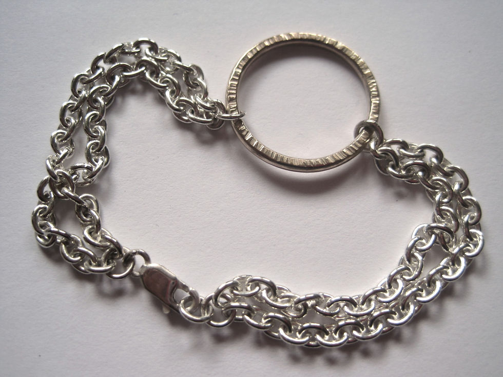 Textured circle bracelet