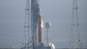 NASA postpones rocket launch to Moon after fuel leak