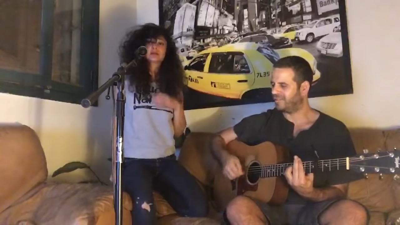 Don't Dream It's Over / Crowded House- ft. Victoria - Chords