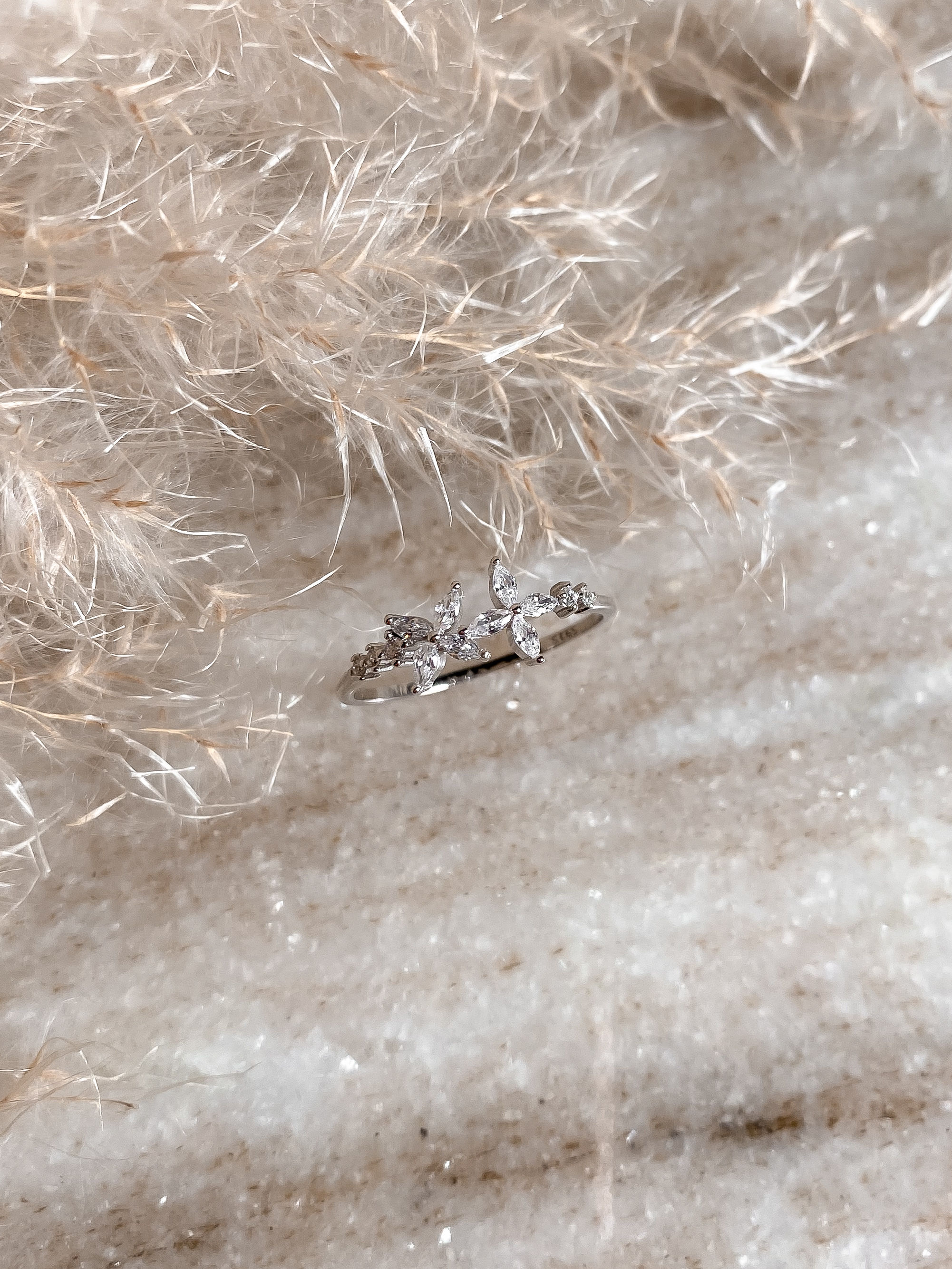 LIORA || Zirconia Flowers Ring