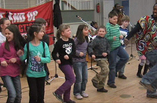 Die Kinder tanzten begeistert mit.
Foto: Schule Foto: Schwarzwälder-Bote