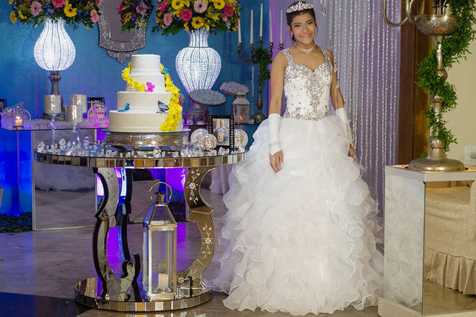 Foto individual da debutante pronta-Festa de 15 anos