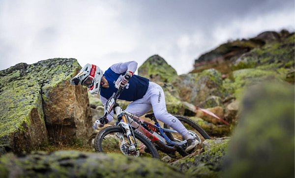 Commencal-Web-1_edited.png