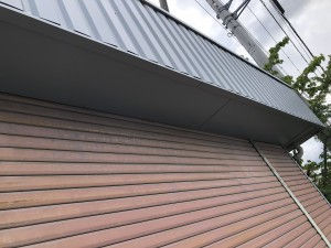 軒天 シャッター上 施工後