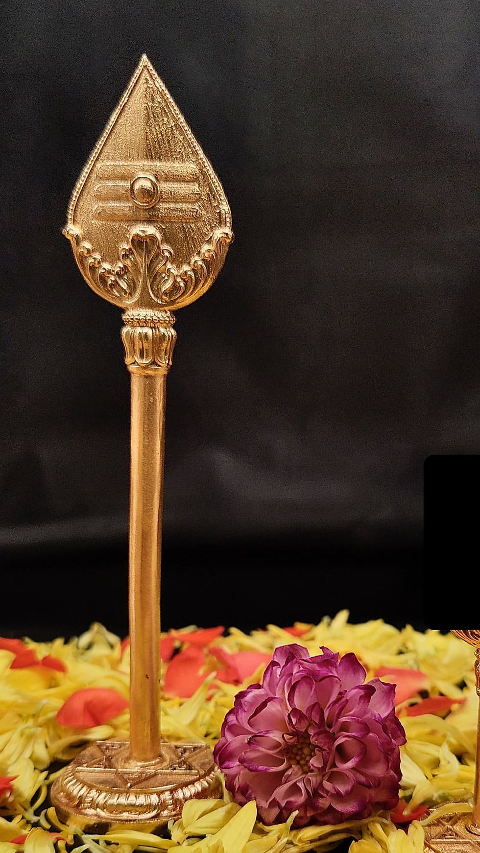 Bronze Murugan Vel – Sacred Divine Spear of Lord Muruga Symbolizing Protection, Victory, and Spiritual Energy