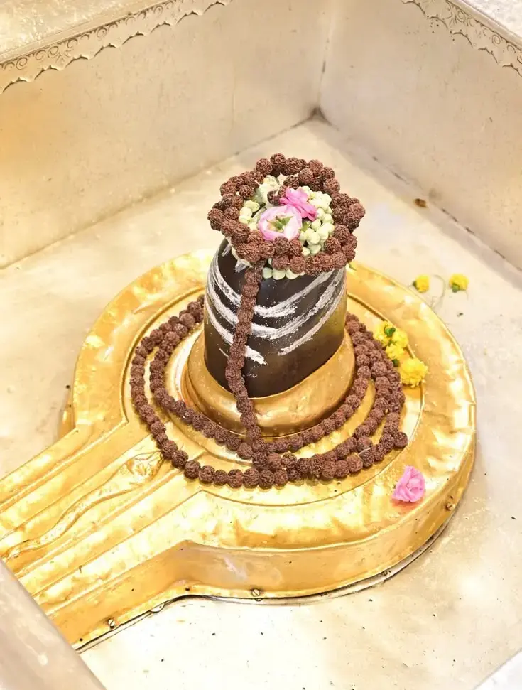 Kashi Vishwanath Jyotirlinga, a sacred shrine of Lord Shiva in Varanasi, representing devotion, moksha, spiritual significance, pilgrimage, and Hindu religious heritage.