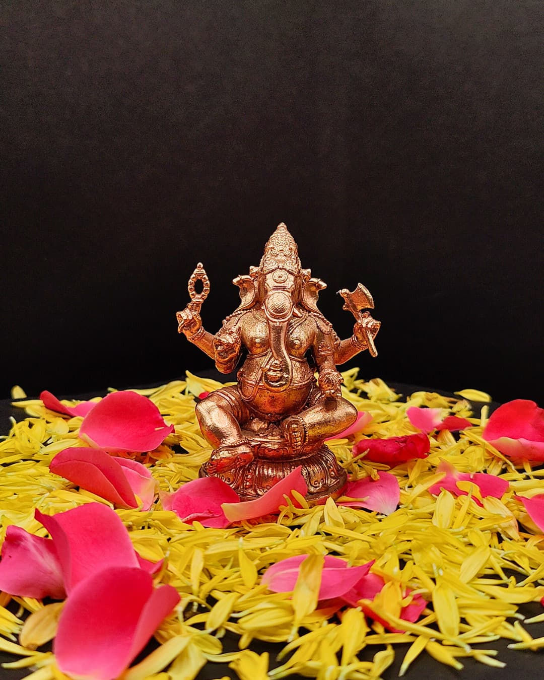 Handcrafted Bronze Ekdanta Ganapati Idol – One Tusk Ganesha Statue for Devotion & Prosperity