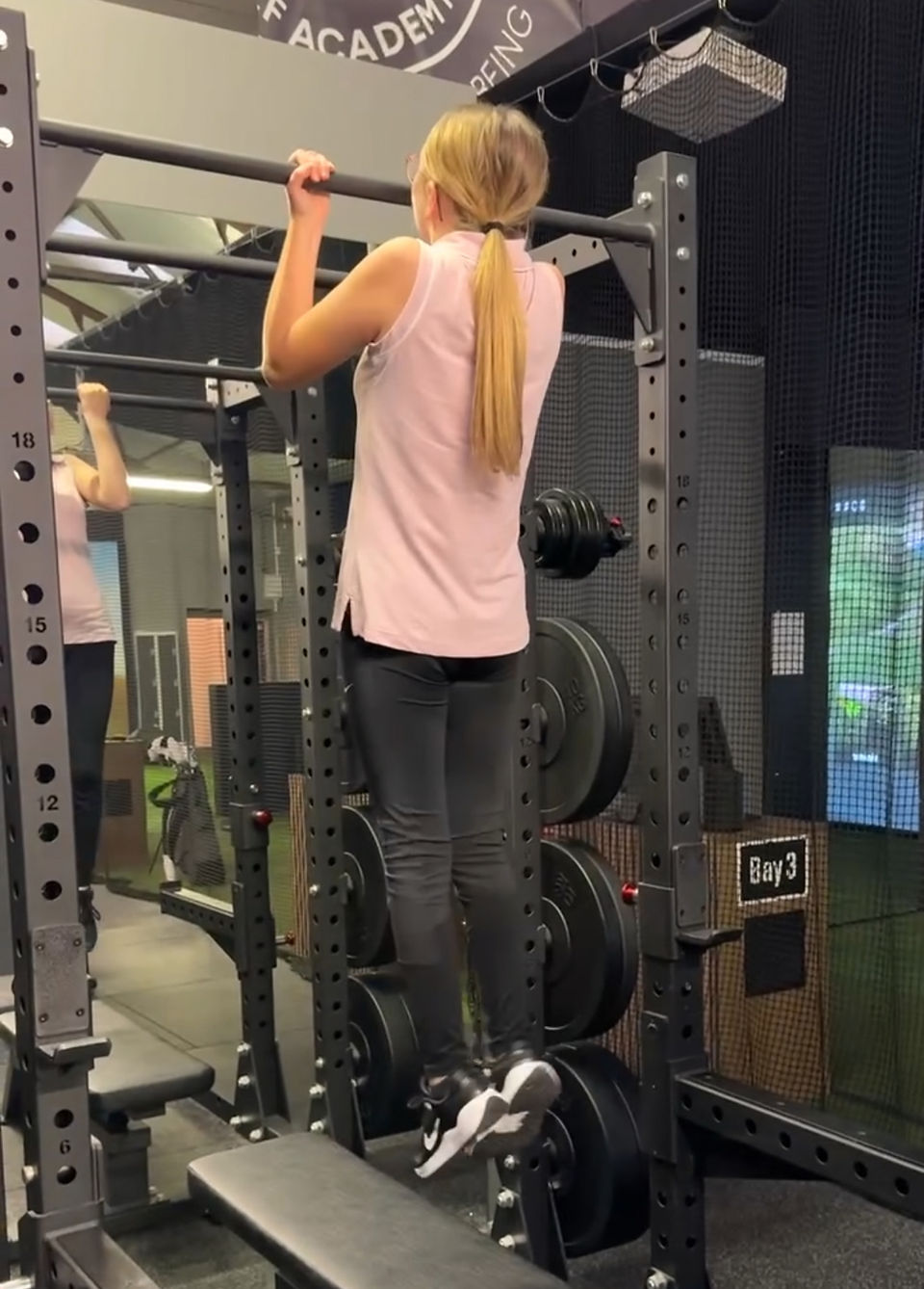 junior golfer chin up