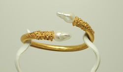 gold bangles with elephant mouth