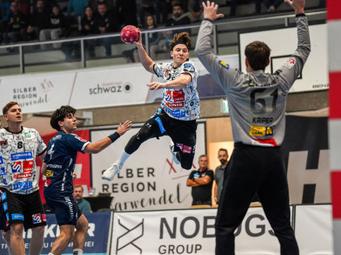Es geht um die PlayOffs: Adler beim Tabellenführer