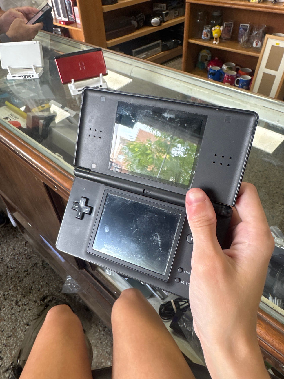 Thumbnail: Nintendo DS Lite with DS stand and charger