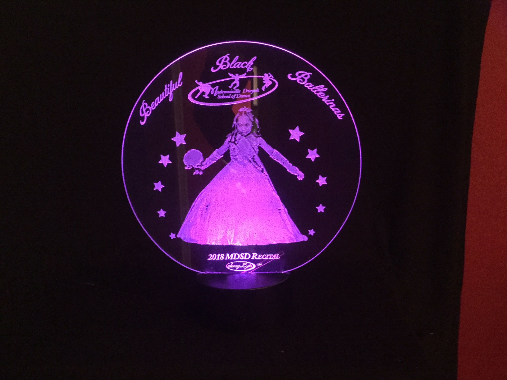 2018 Recital Small Round "STARS" SwagLyte with remote control and USB cable.