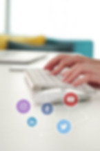 Diffusion sur les réseaux sociaux-LinkedIn-email de prospection-diffusion internet-événement grand public et club entreprise-gala-support presse audiovisuel pour reportage TV-emailing de prospection d’appel aux dons—newsletter-campagne media Facebook Instagram pour appel aux dons-opération de crowdfunding-les écoles-