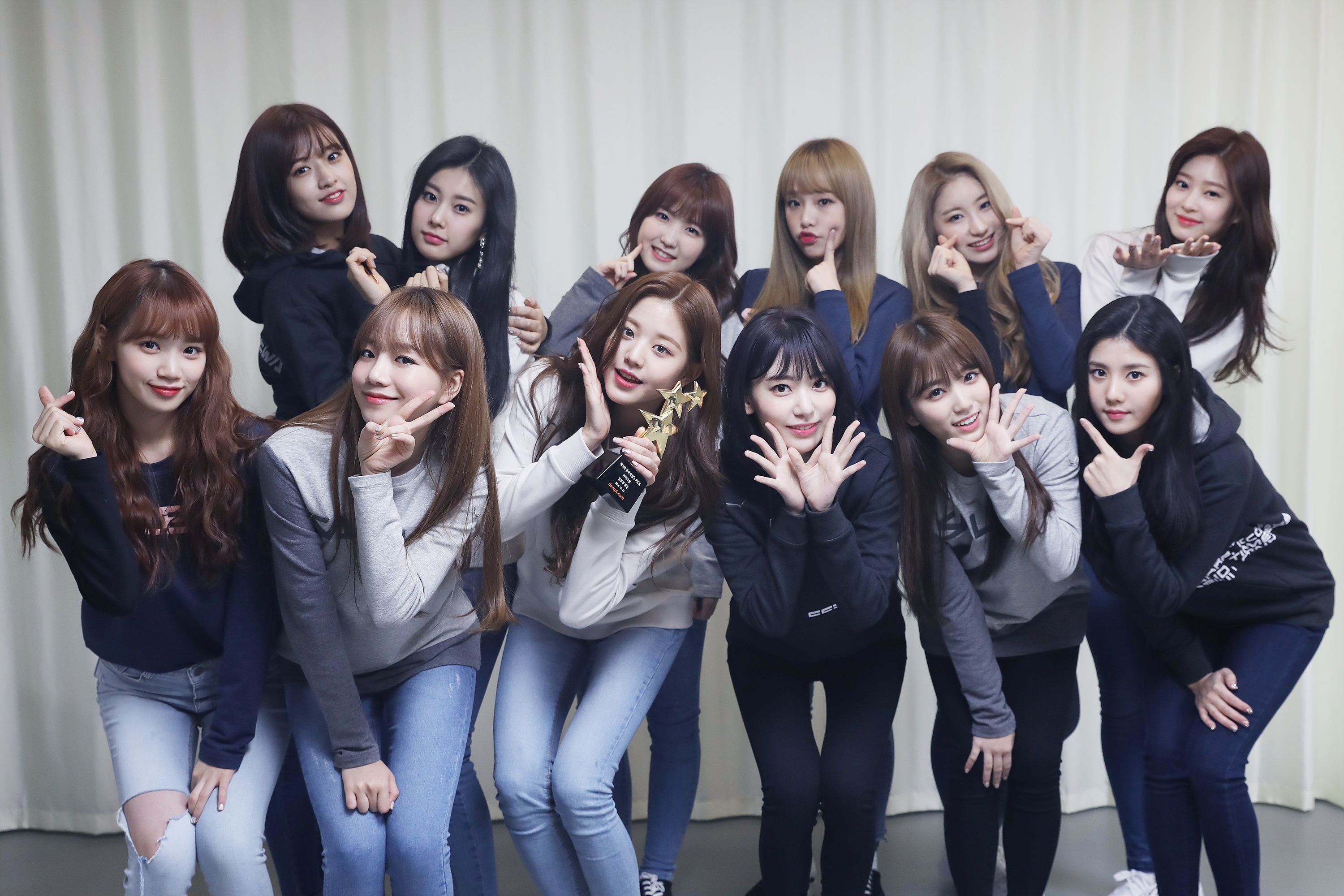 3_아이즈원.jpg