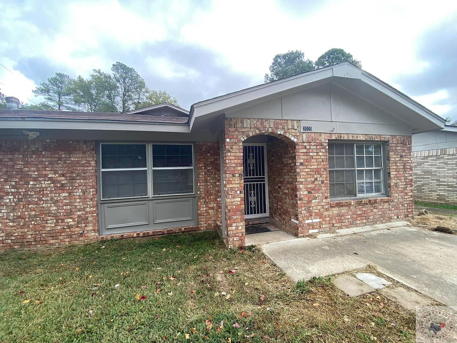 3020 Central St.webp