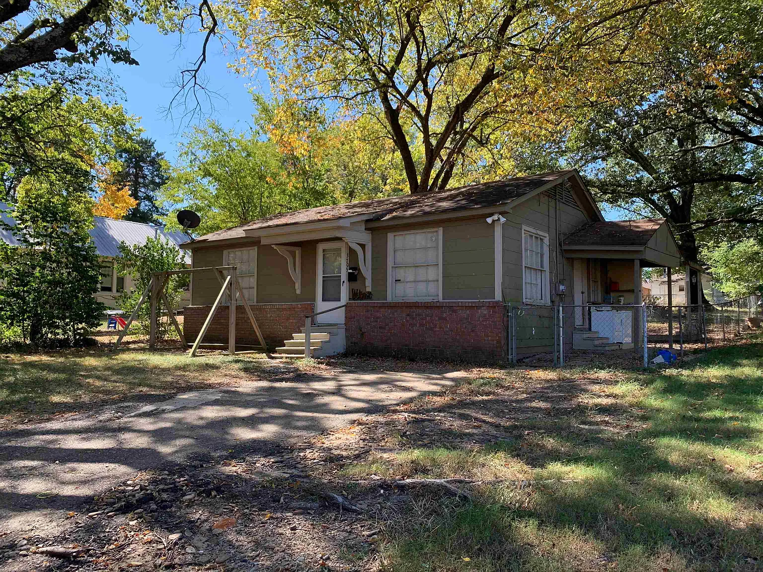 3705 Pine St.webp