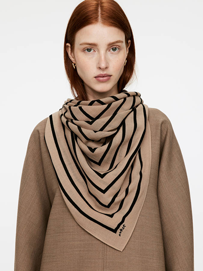 The Essential Scarf: Your Must-Have Travel Companion