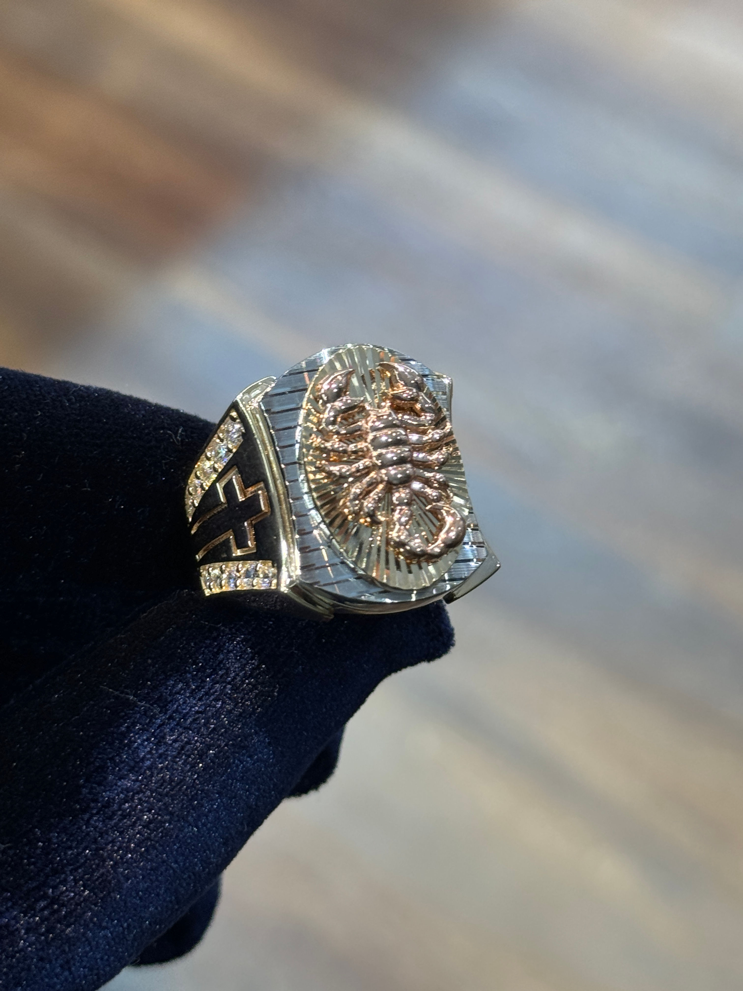 Men's Tri-Color Scorpion Ring (large size)