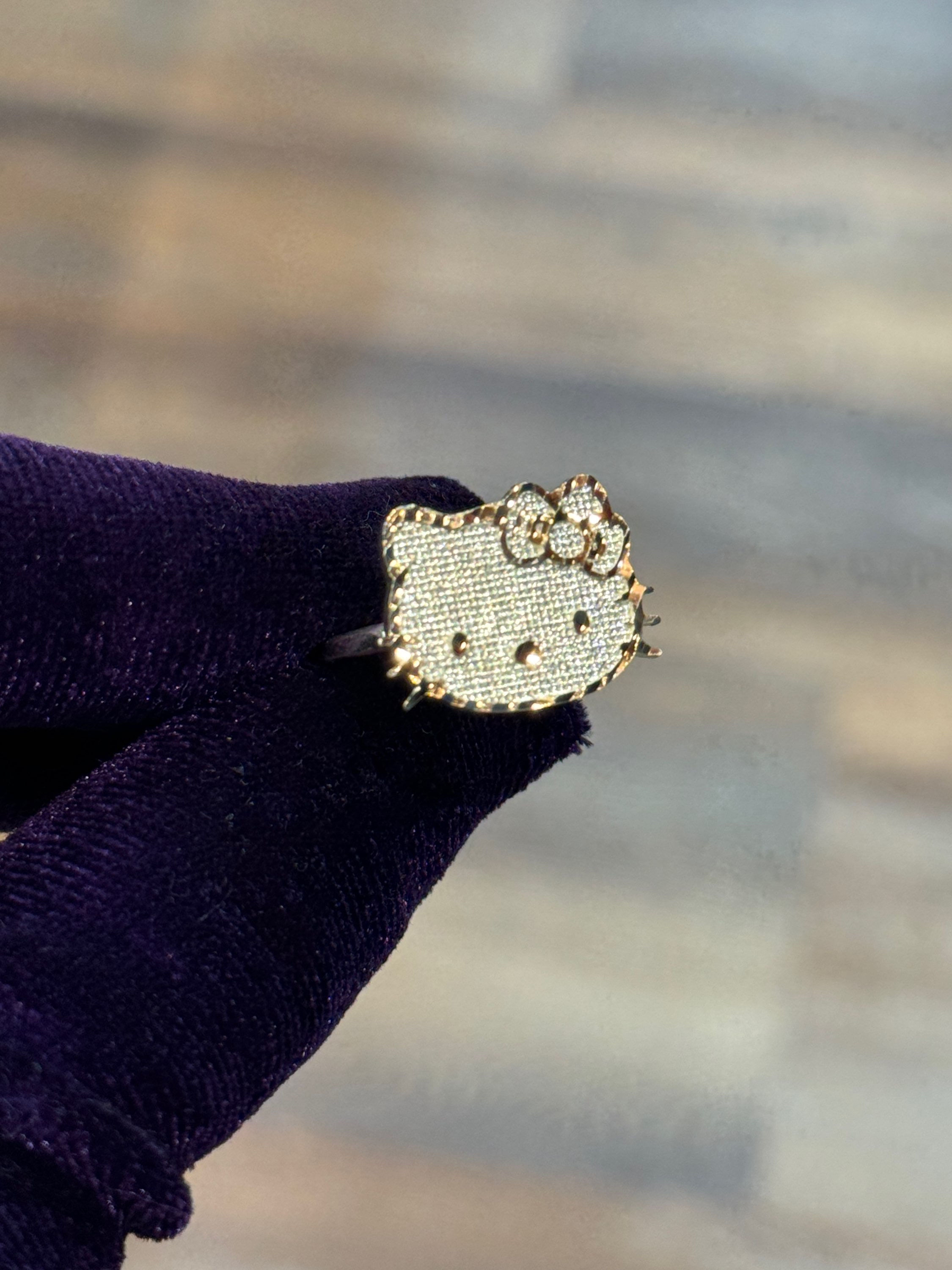 Women's Large Hello Kitty Ring