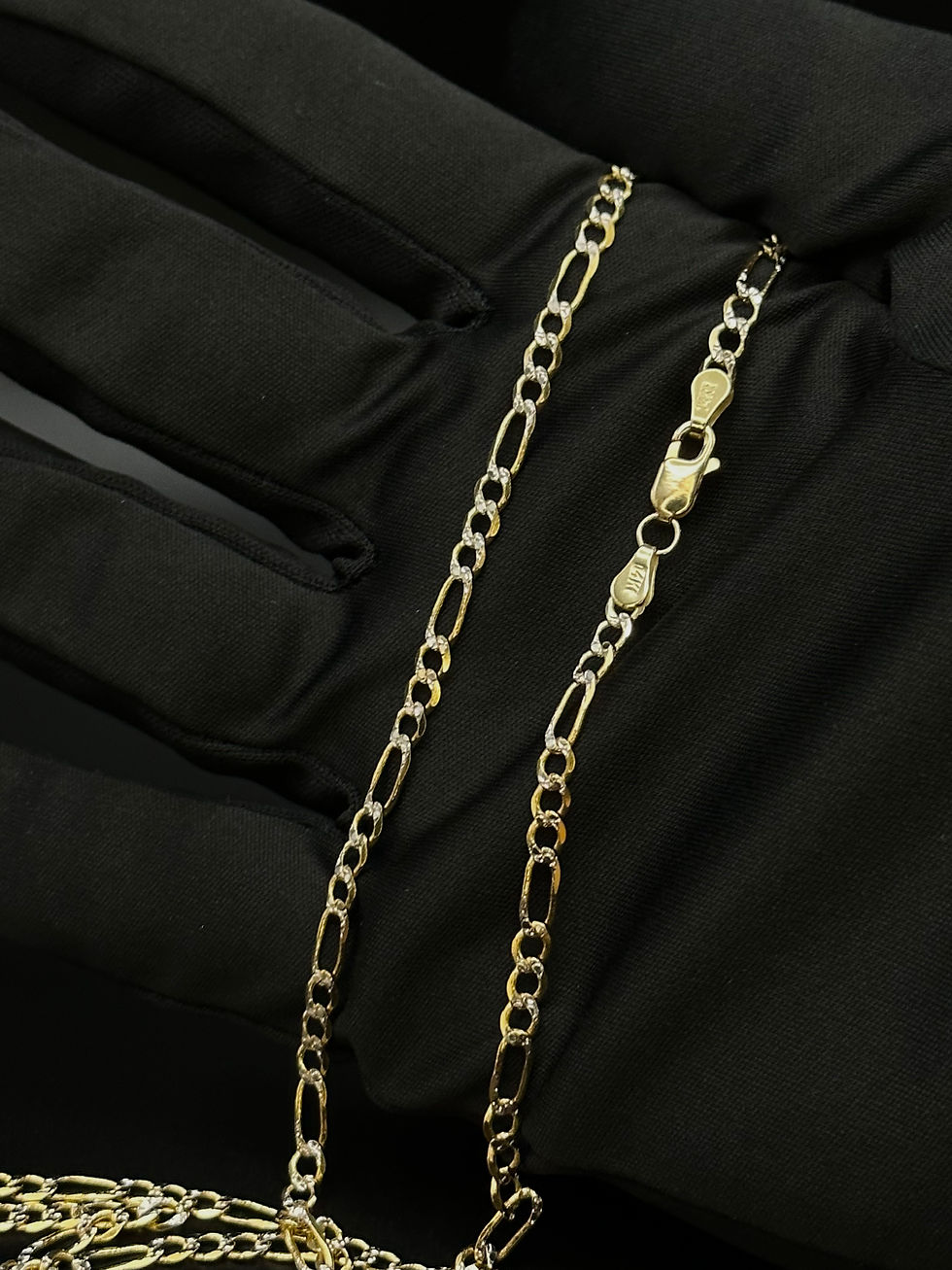 Solid Two-Tone Figaro Chain (3.35mm)