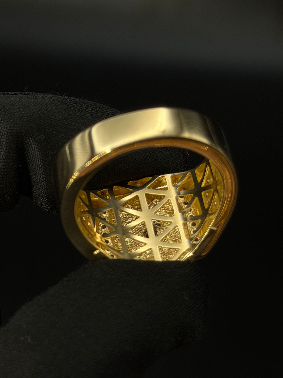 Thumbnail: Men's Crucifix Ring